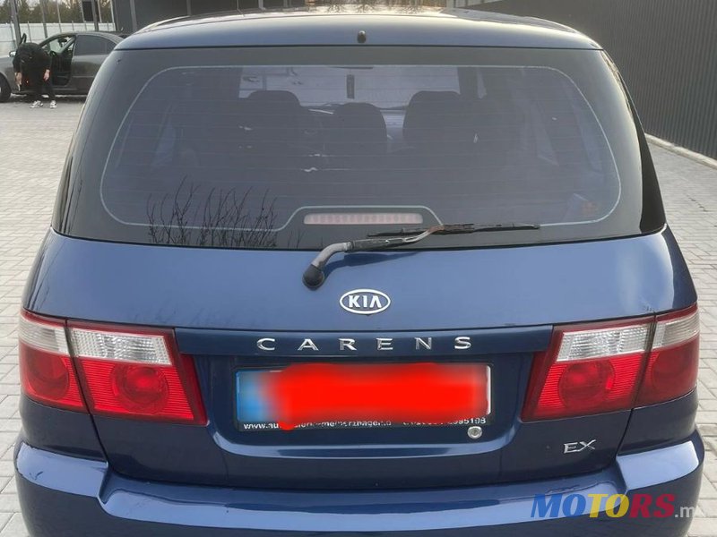 2004' Kia Carens photo #1