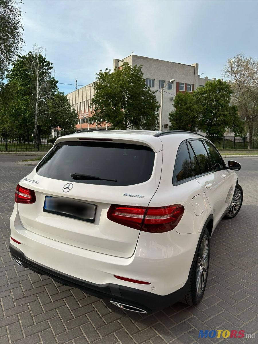 2015' Mercedes-Benz GLC photo #4