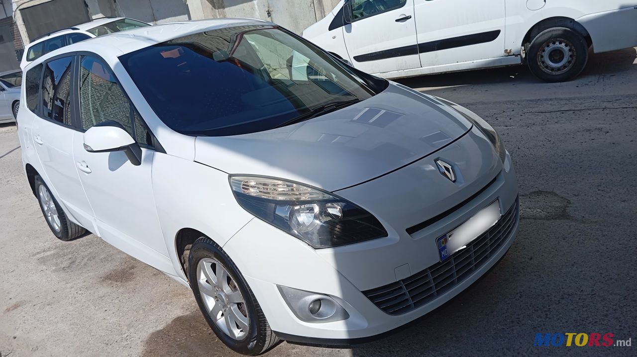 2009' Renault Grand Scenic photo #6