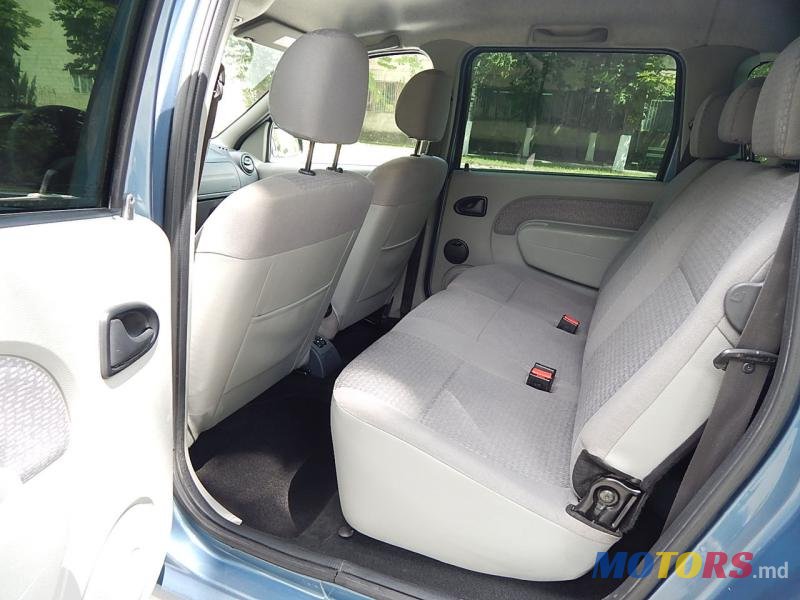 2008' Dacia Logan photo #2