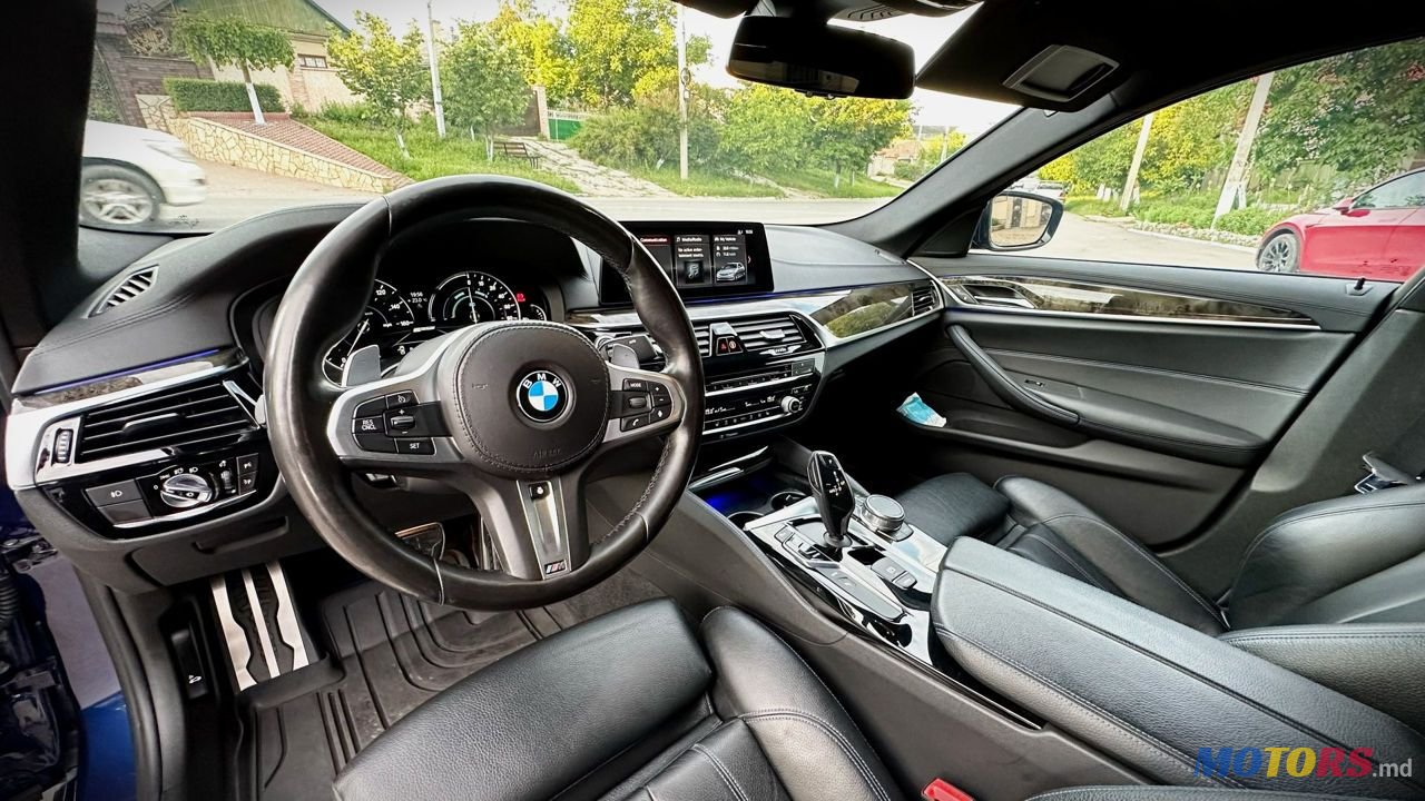 2019' BMW 5 Series photo #4