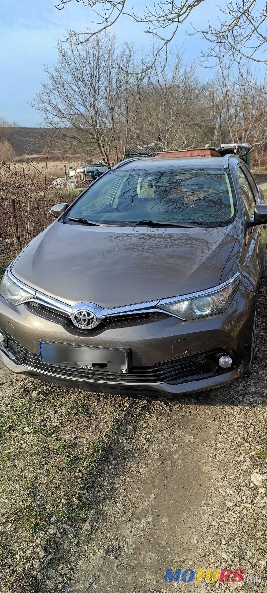 2017' Toyota Auris photo #2