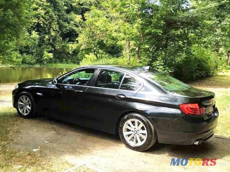 2011' BMW 5 photo #2