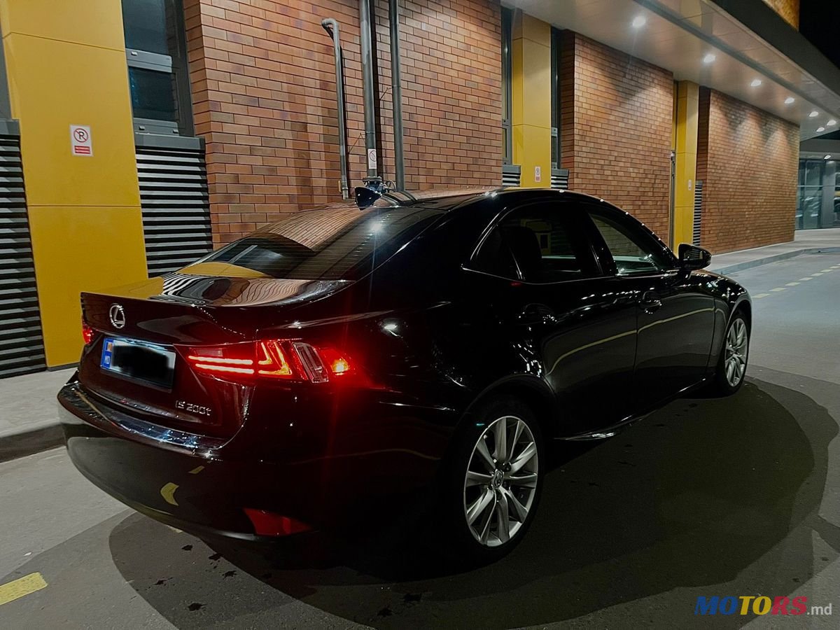 2016' Lexus Is Series photo #2