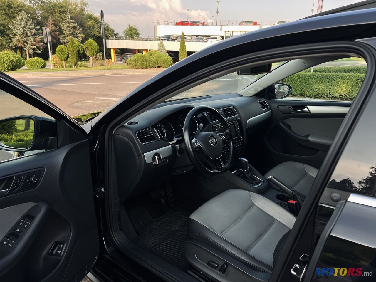 2016' Volkswagen Jetta photo #5