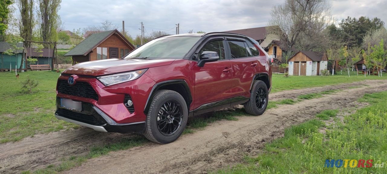 2020' Toyota RAV4 photo #2
