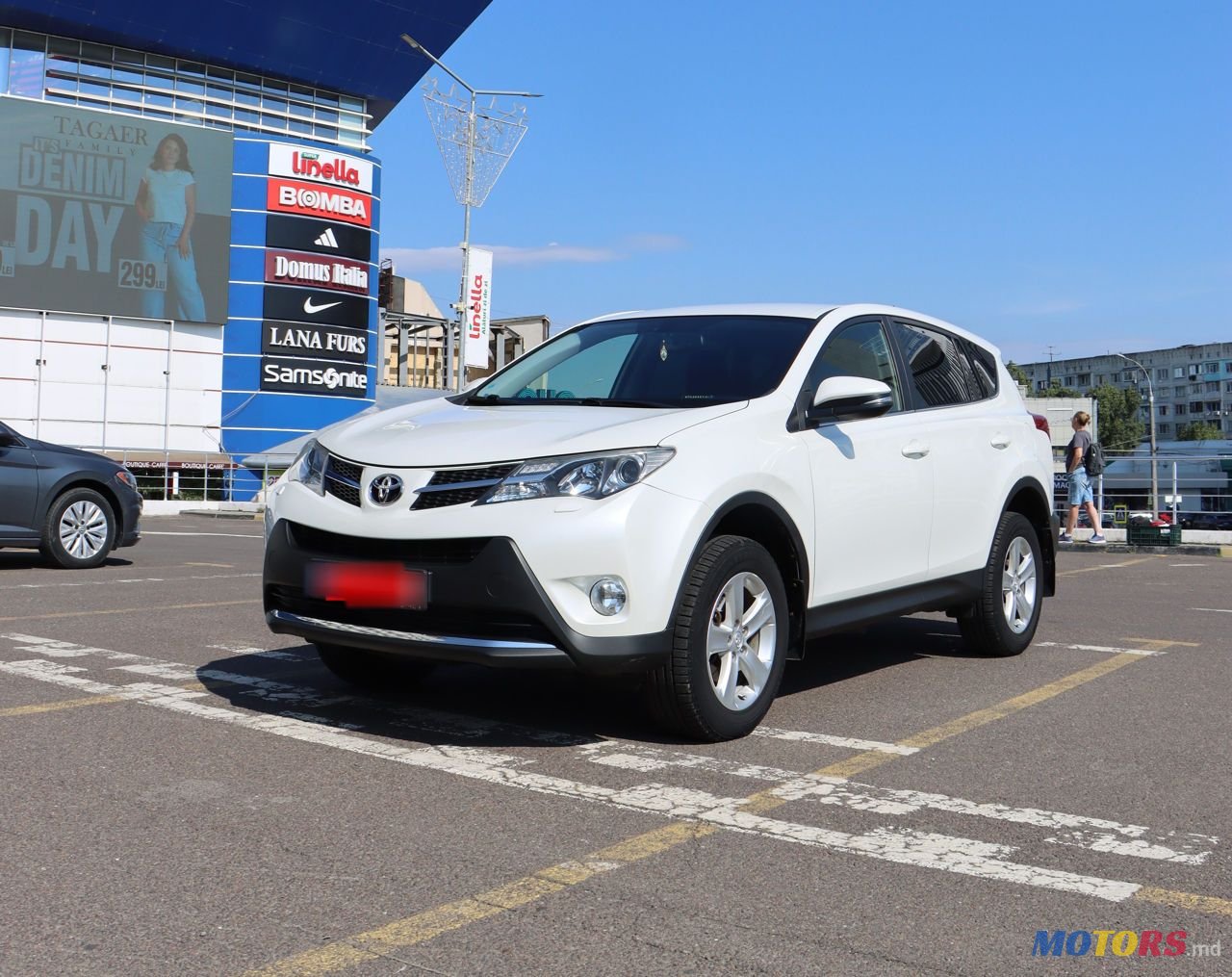 2014' Toyota RAV4 photo #2