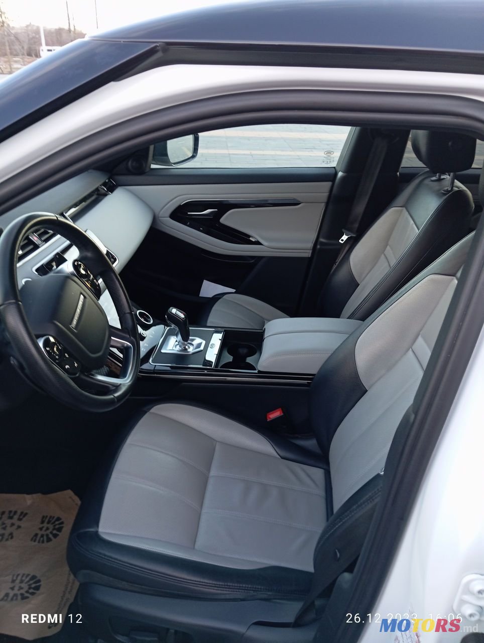 2019' Land Rover Range Rover Evoque photo #4