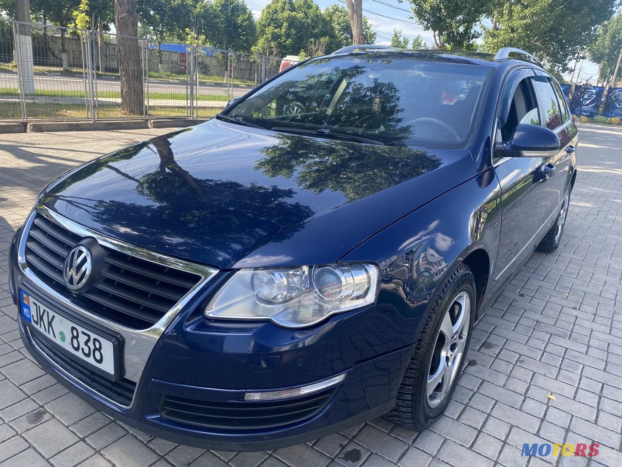 2010' Volkswagen Passat photo #3