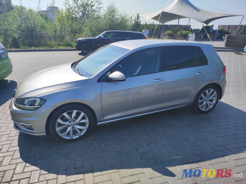 2017' Volkswagen Golf photo #5