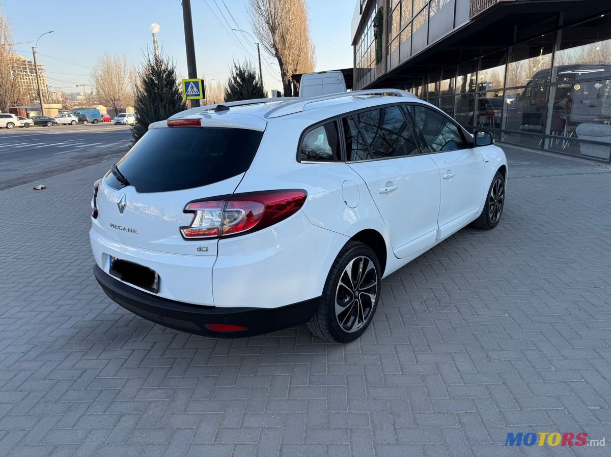 2014' Renault Megane photo #3