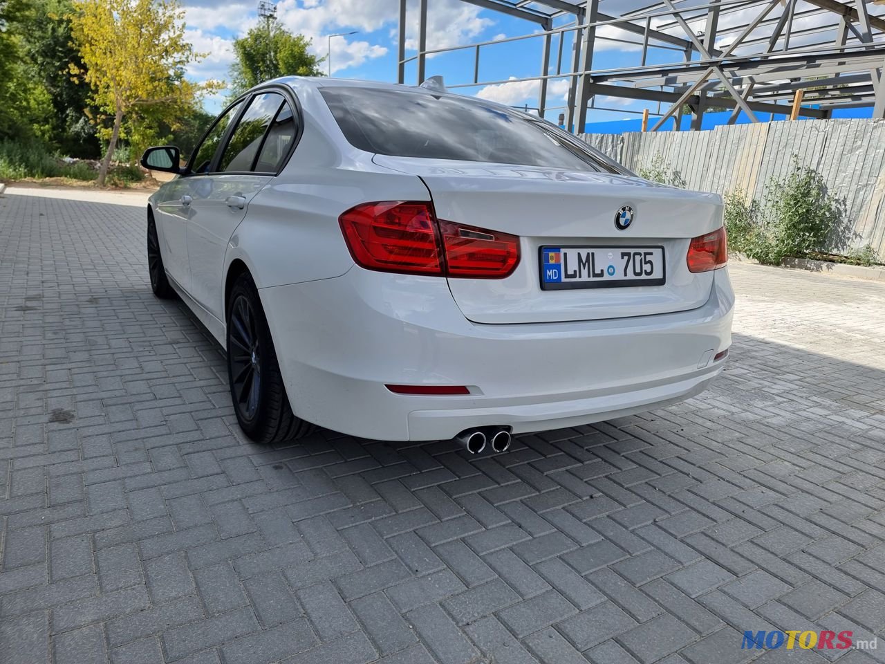 2013' BMW 3 Series photo #4