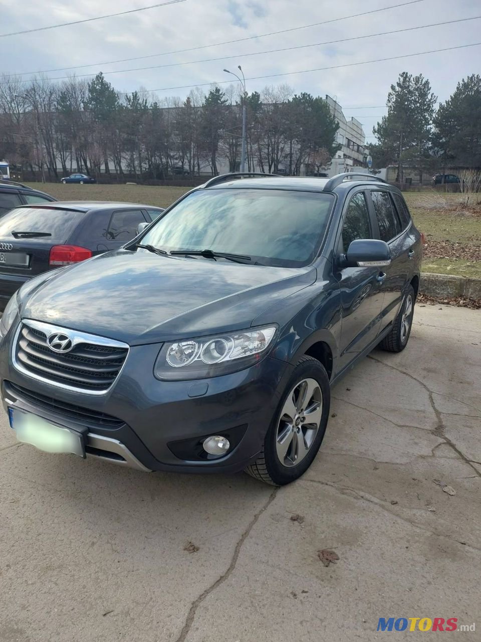 2012' Hyundai Santa Fe photo #3