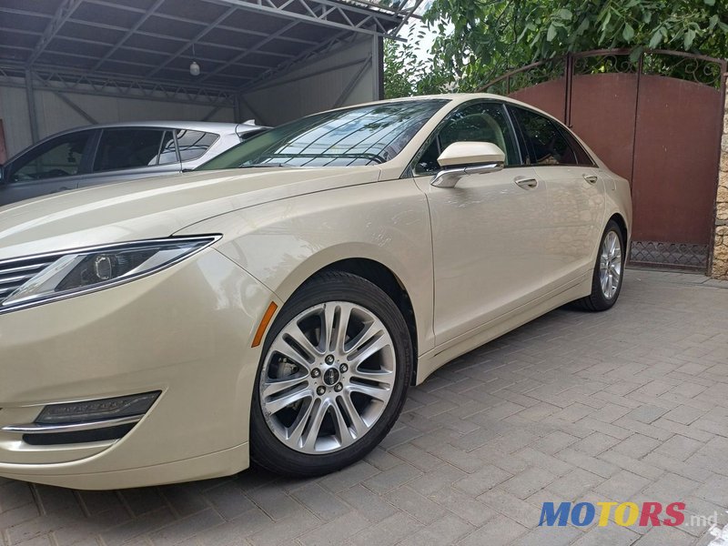 2014' Lincoln MKZ photo #2