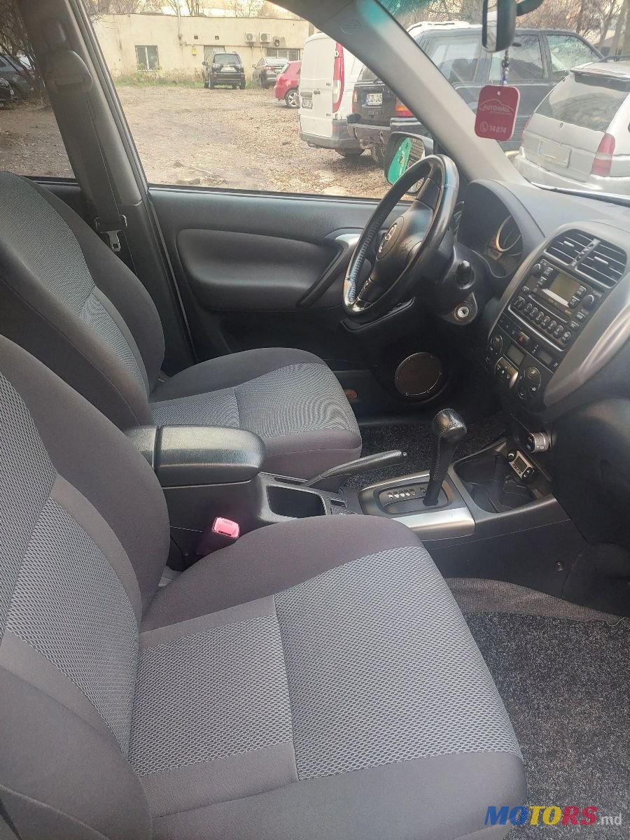 2004' Toyota RAV4 photo #6