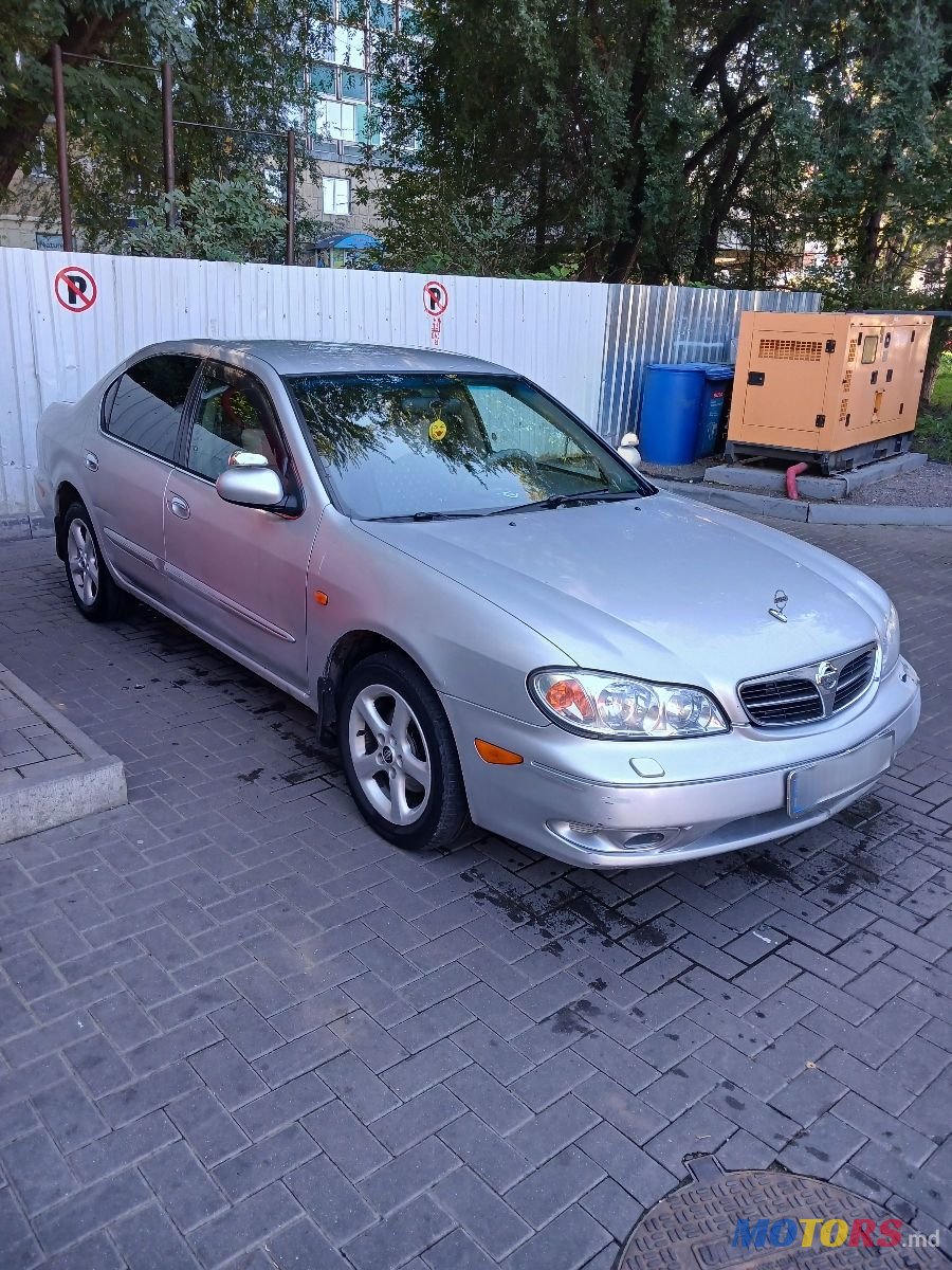 2001' Nissan Maxima photo #2