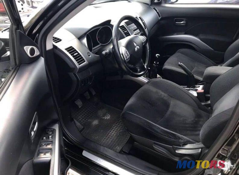 2007' Mitsubishi Outlander photo #2