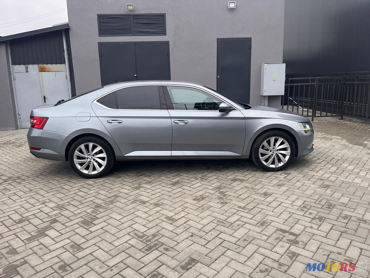 2016' Skoda Superb photo #6