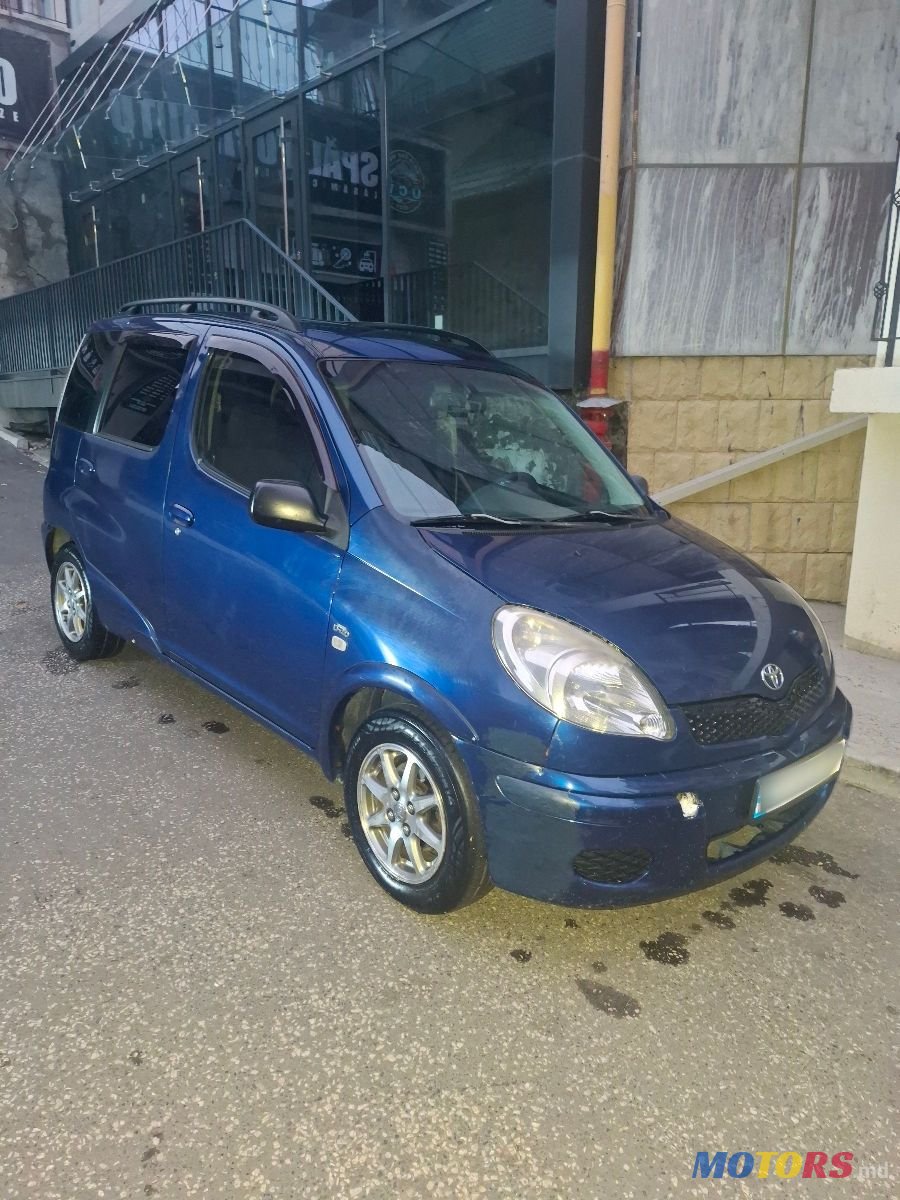 2003' Toyota Yaris Verso photo #1