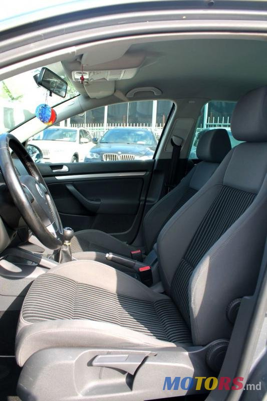 2007' Volkswagen Golf photo #4