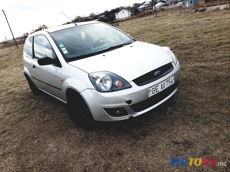 2004' Ford Fiesta photo #2