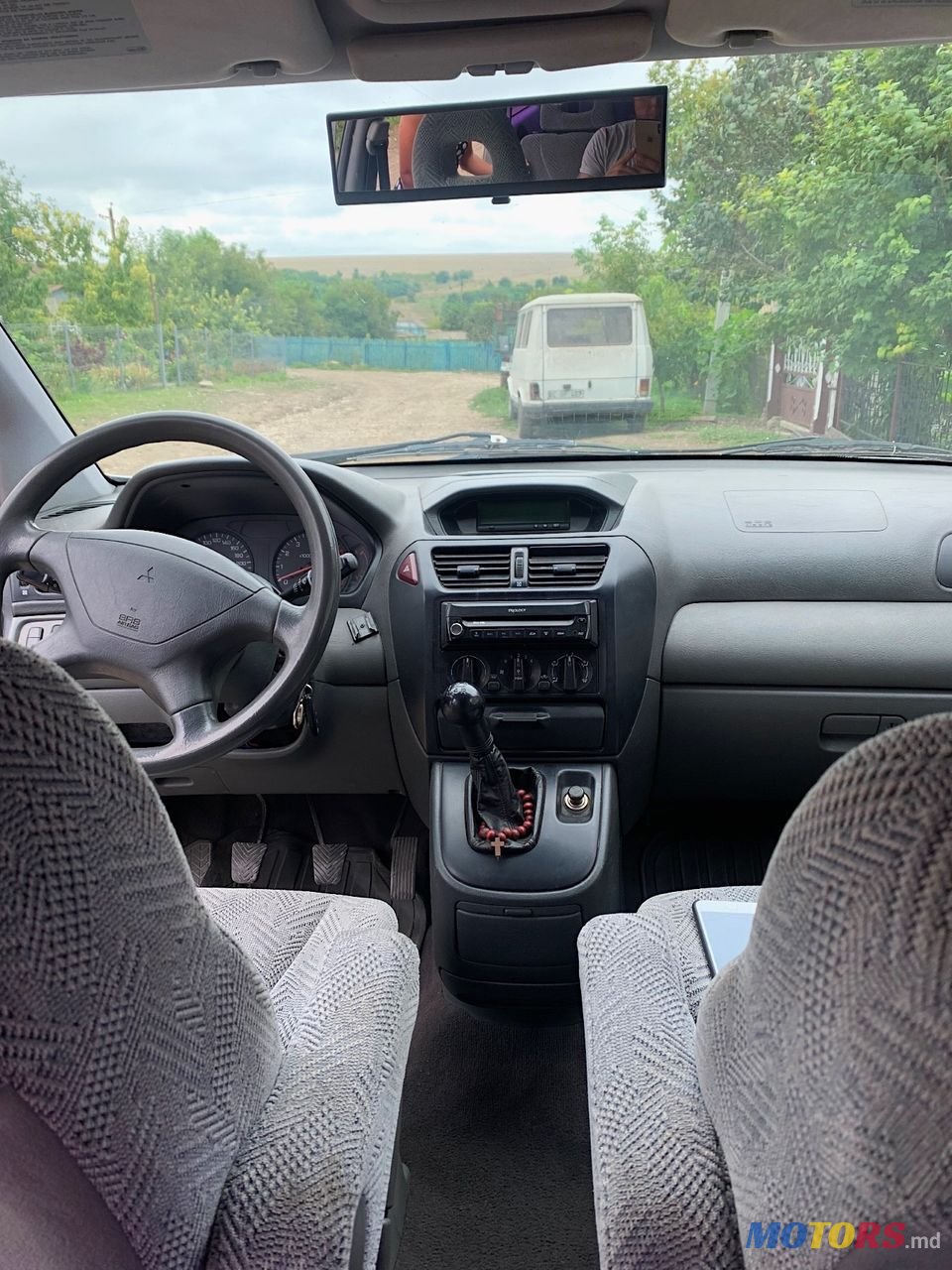 1999' Mitsubishi Space Wagon photo #6