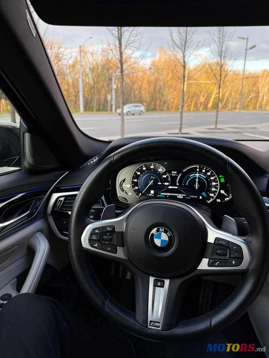 2018' BMW 5 Series photo #5