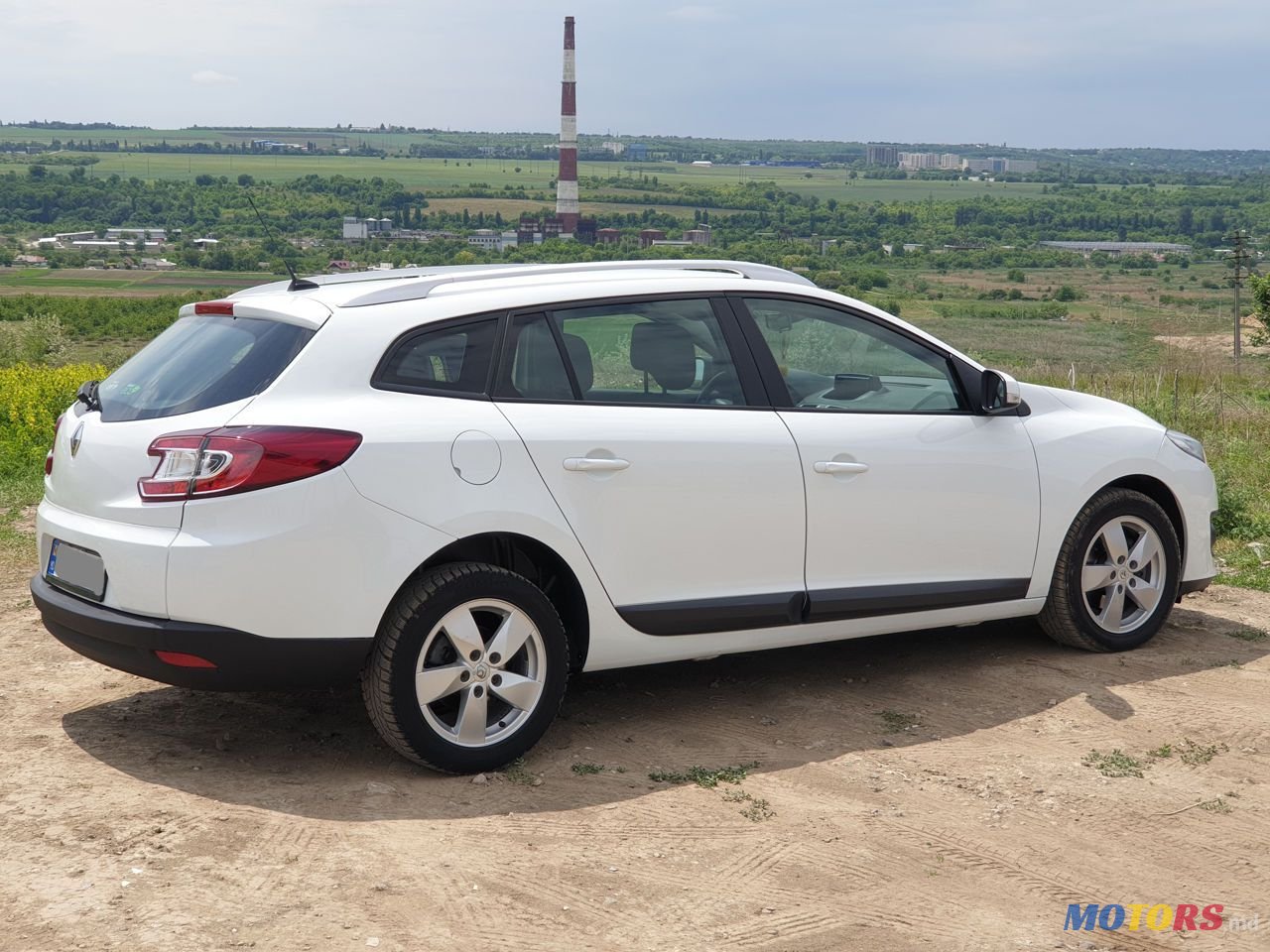 2014' Renault Megane photo #3