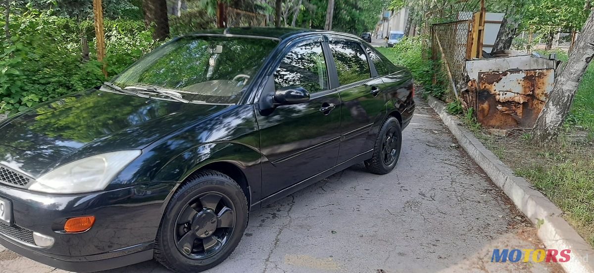 2000' Ford Focus photo #2