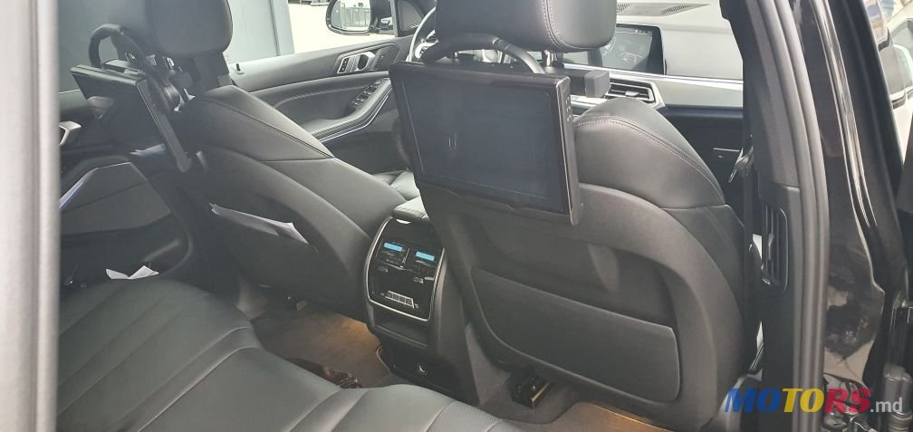 2019' BMW X5 photo #5