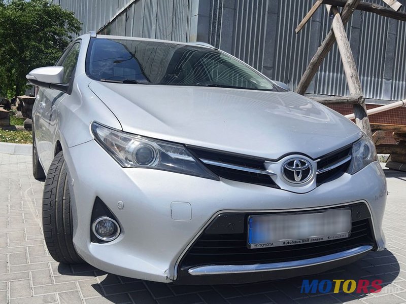 2015' Toyota Auris photo #4