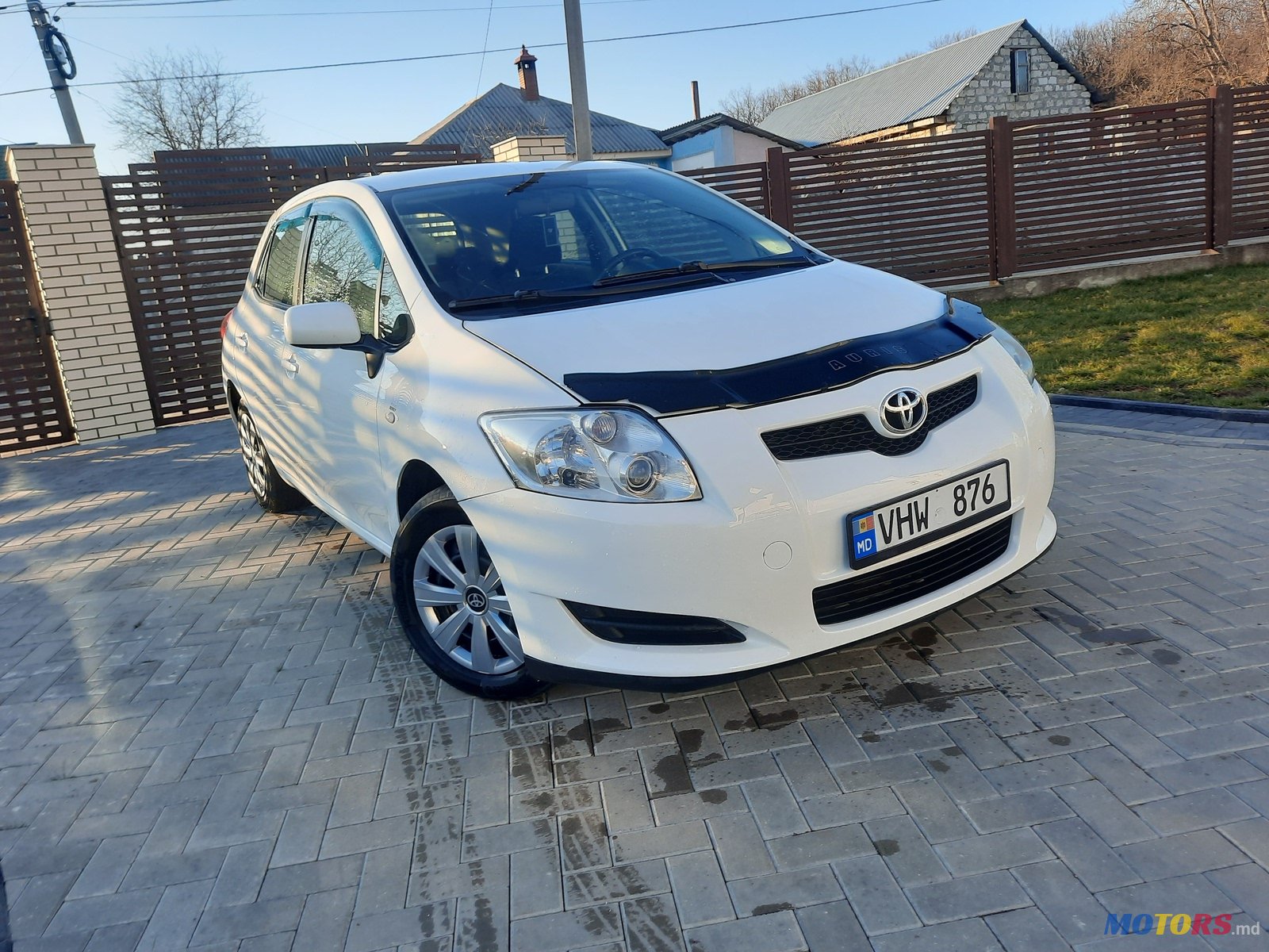 2008' Toyota Auris photo #1