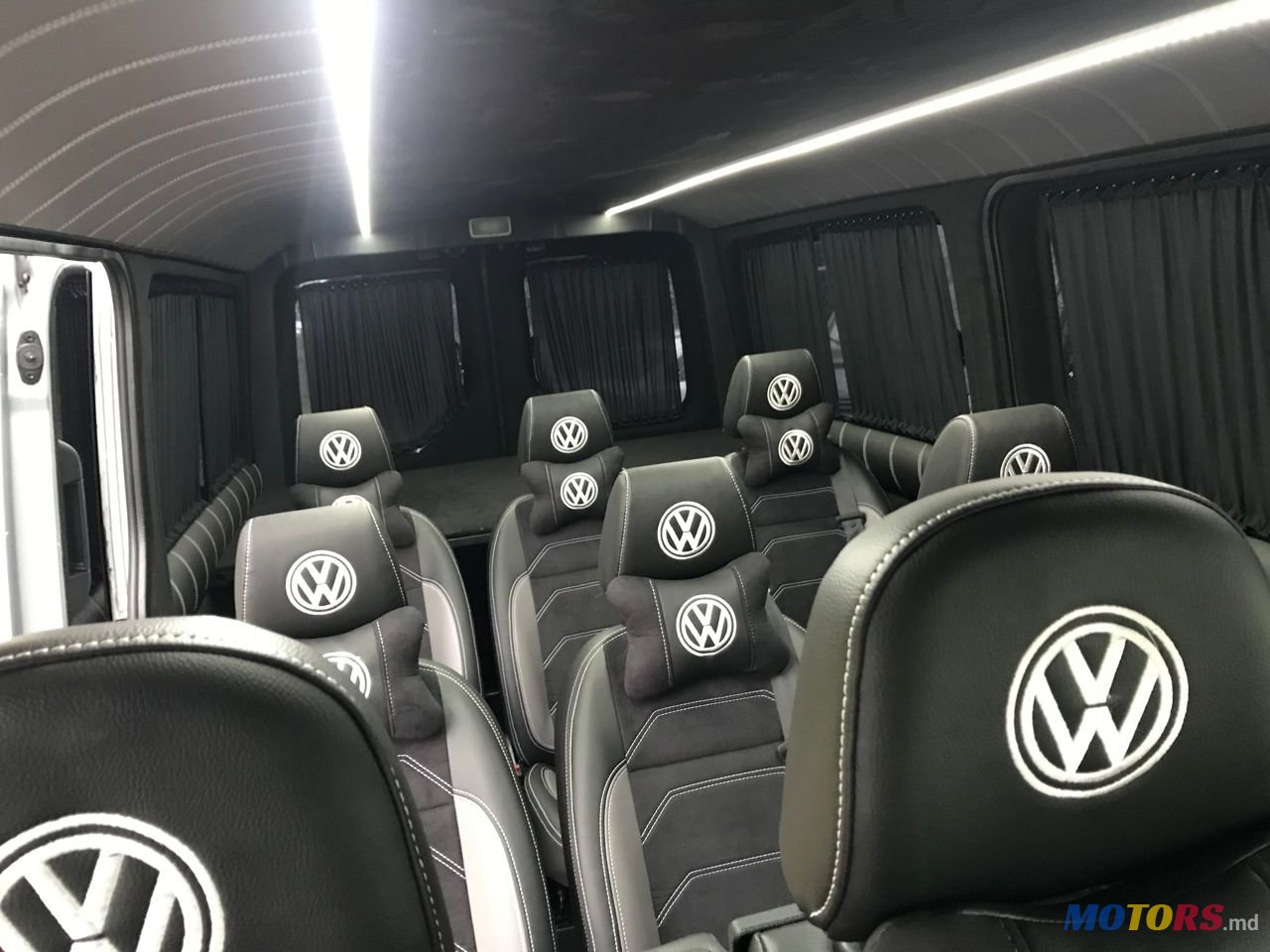 2017' Volkswagen Caravelle photo #6
