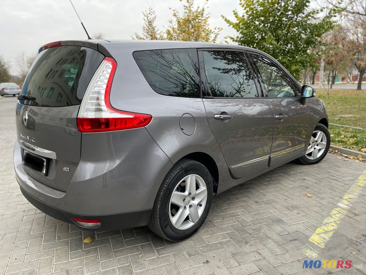 2014' Renault Grand Scenic photo #4