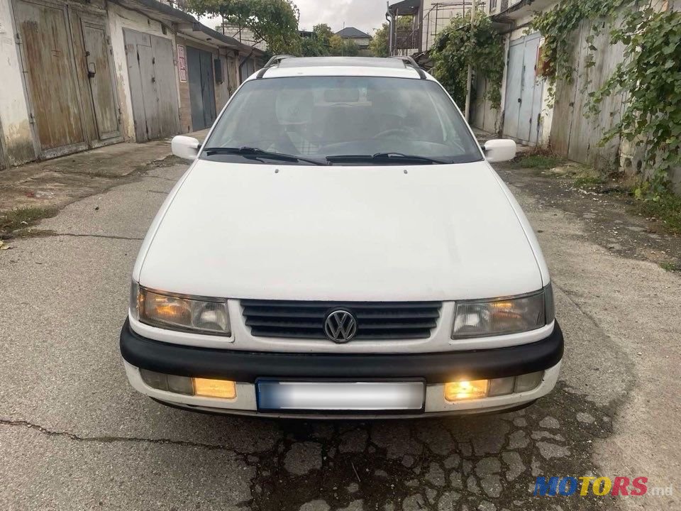 1994' Volkswagen Passat photo #2