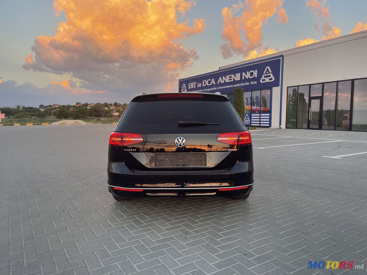 2016' Volkswagen Passat photo #3