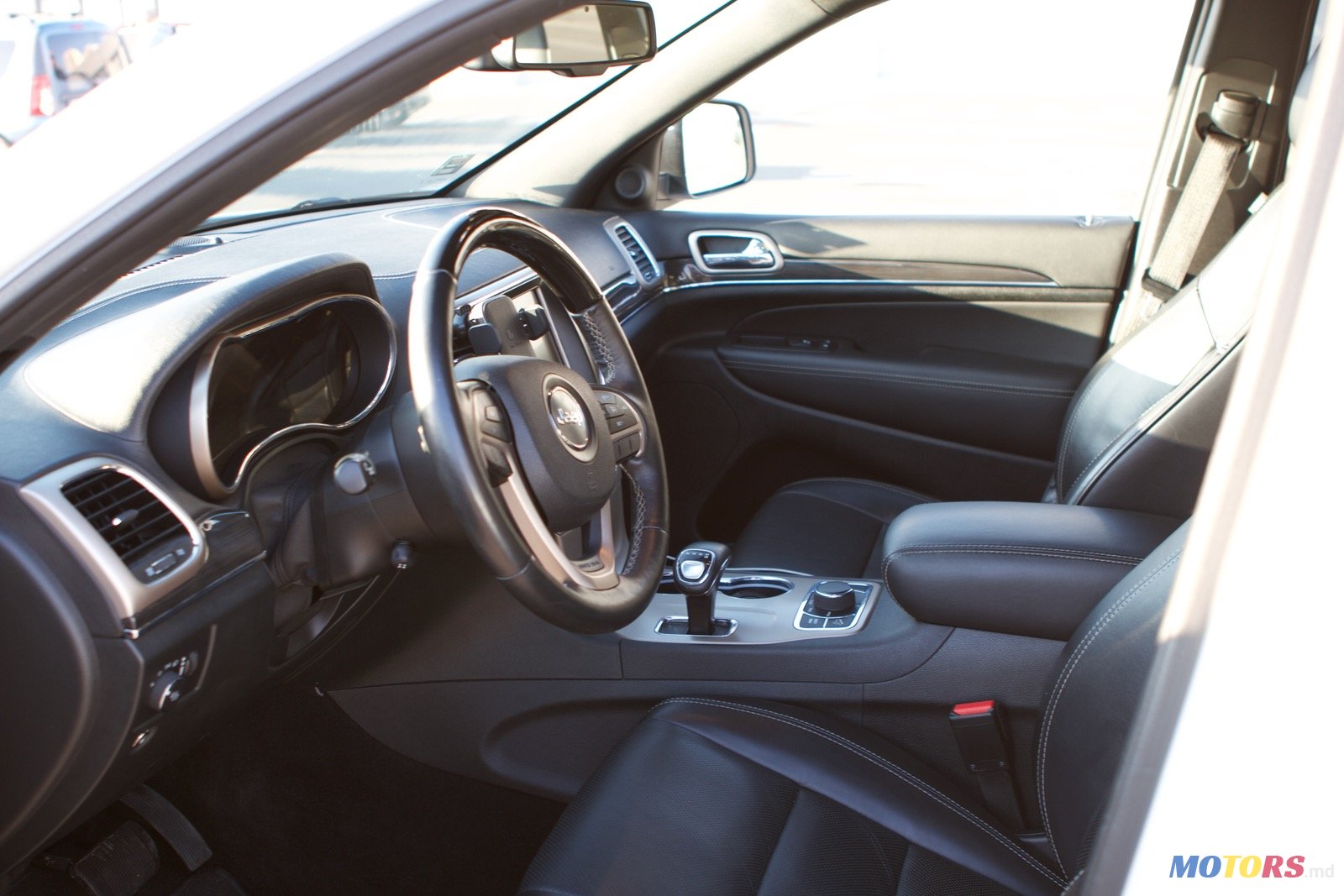 2015' Jeep Grand Cherokee photo #4