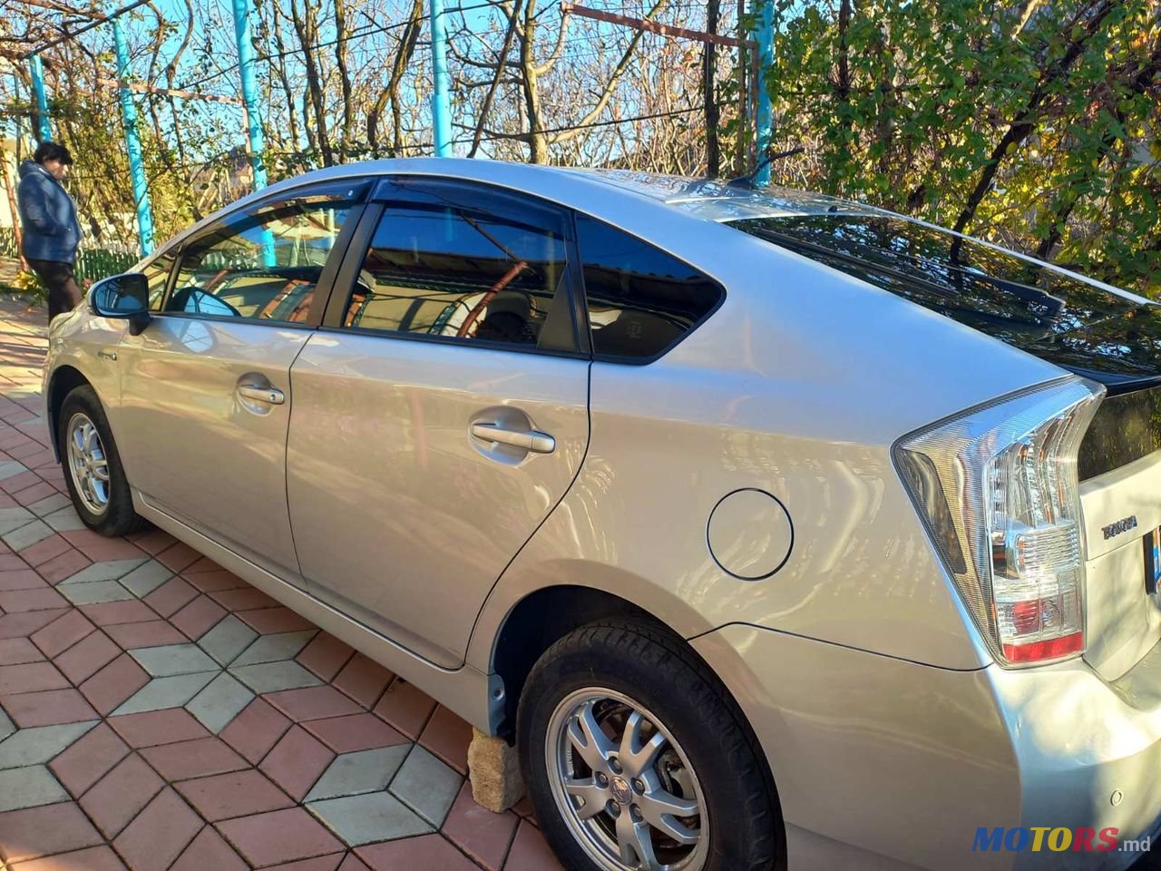 2010' Toyota Prius photo #5