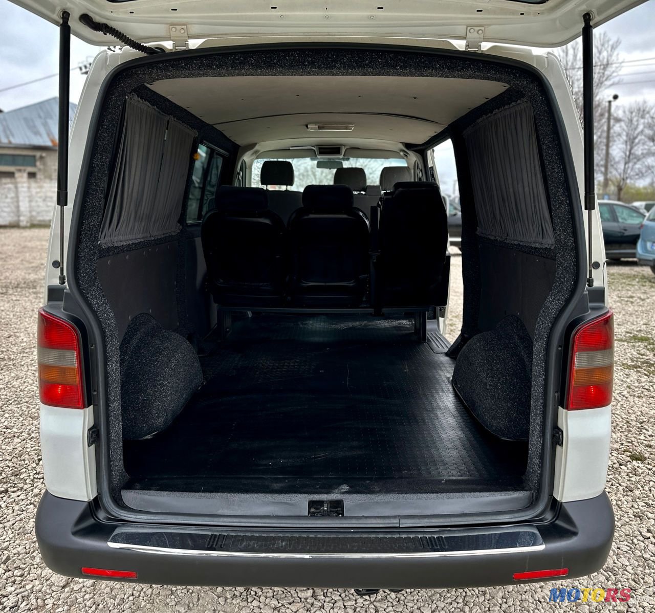 2005' Volkswagen Transporter photo #5