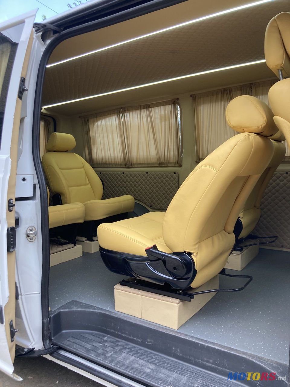 2013' Mercedes-Benz Vito photo #2