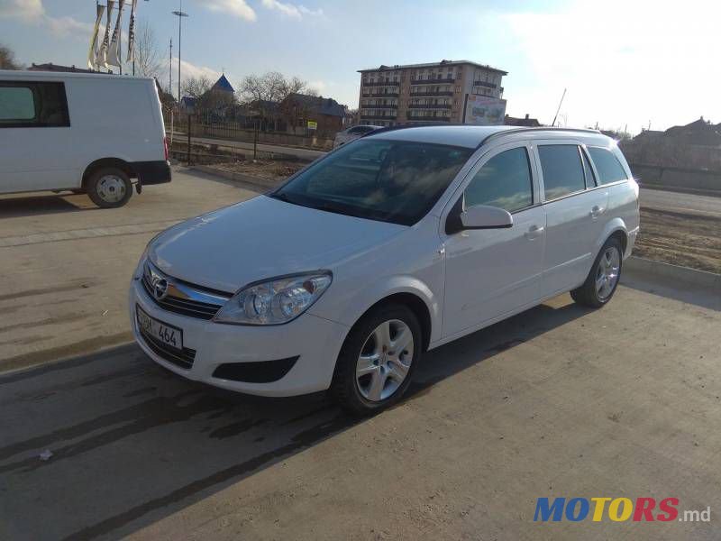 2008' Opel Astra photo #2