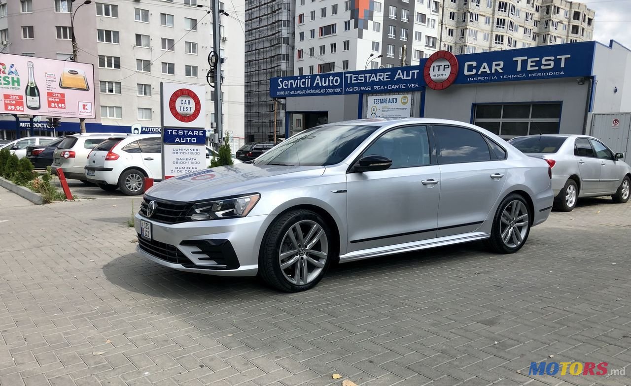 2017' Volkswagen Passat photo #1