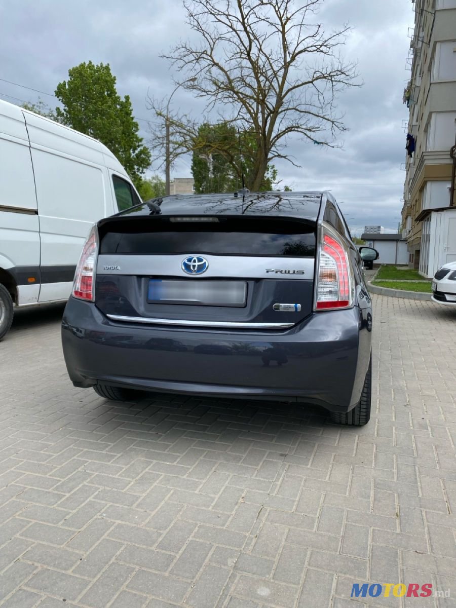 2013' Toyota Prius photo #5