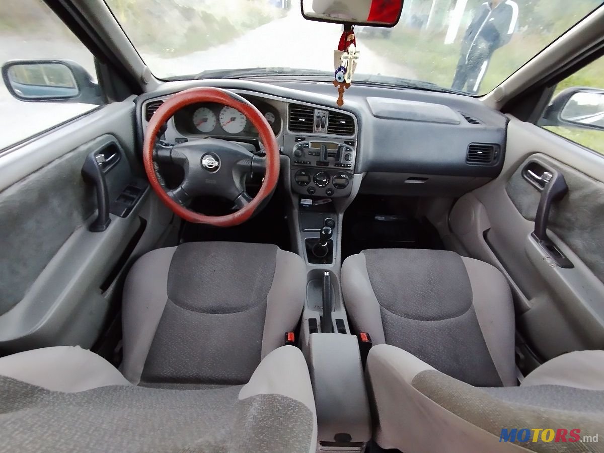 2002' Nissan Primera photo #3