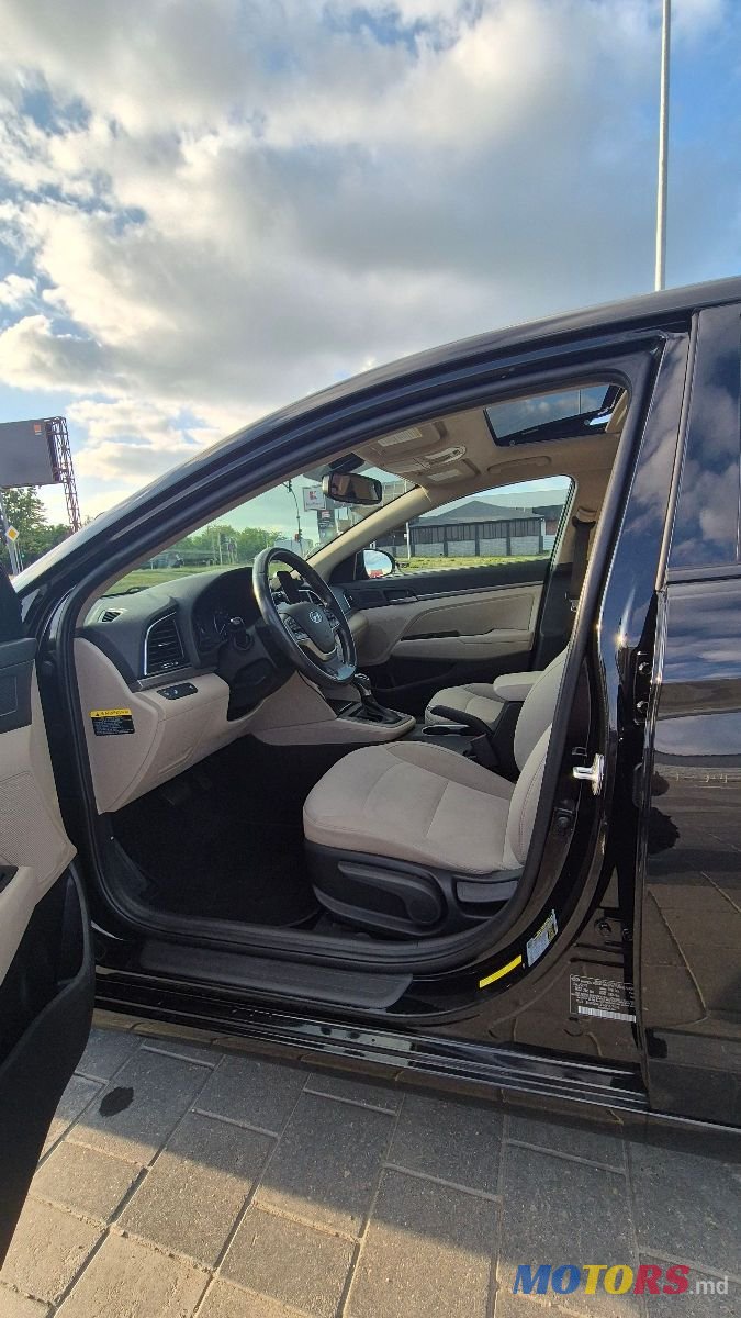 2018' Hyundai Elantra photo #5