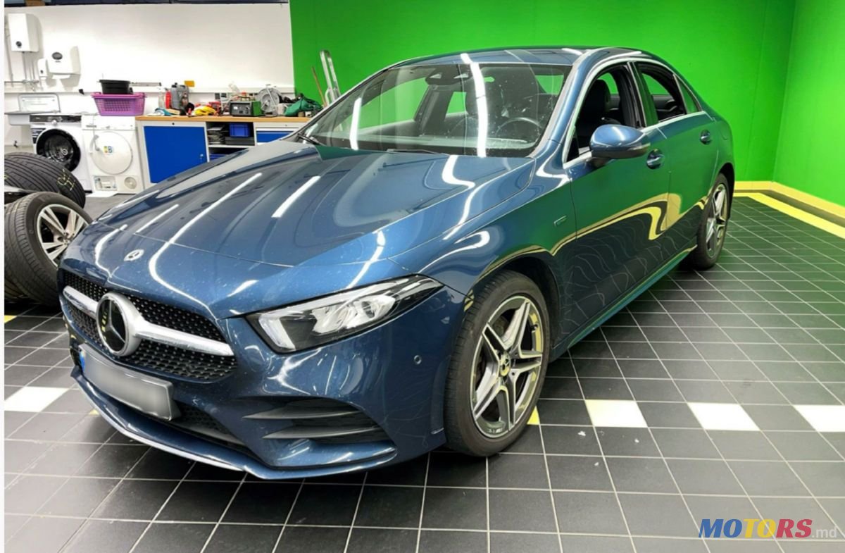 2020' Mercedes-Benz A-Class photo #1