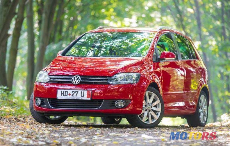 2011' Volkswagen Golf Plus photo #1
