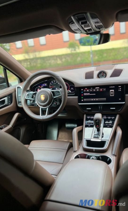 2019' Porsche Cayenne photo #5