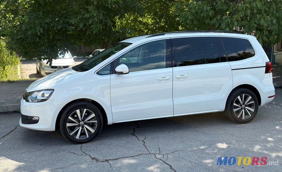 2019' Volkswagen Sharan photo #1
