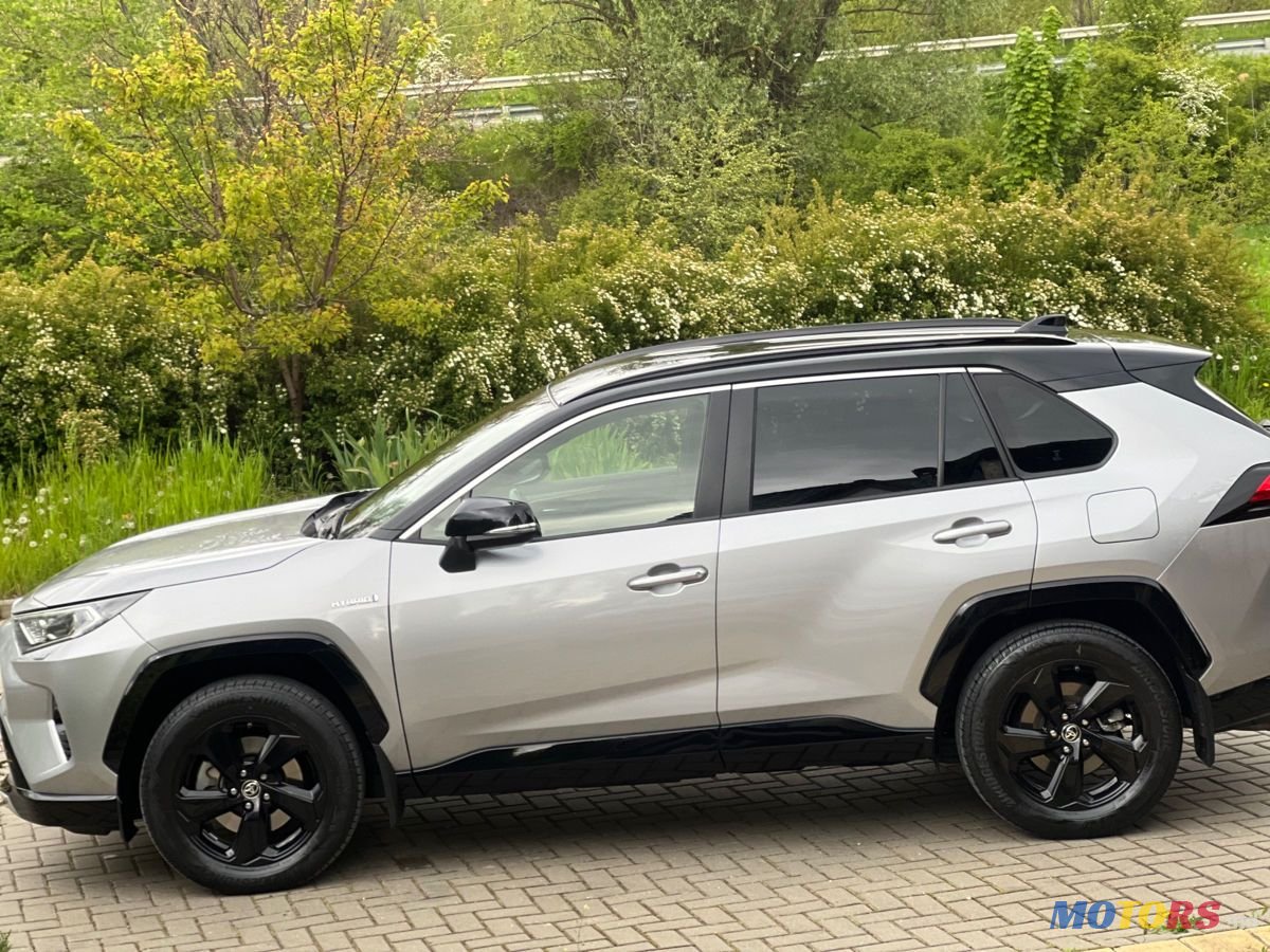 2020' Toyota RAV4 photo #5